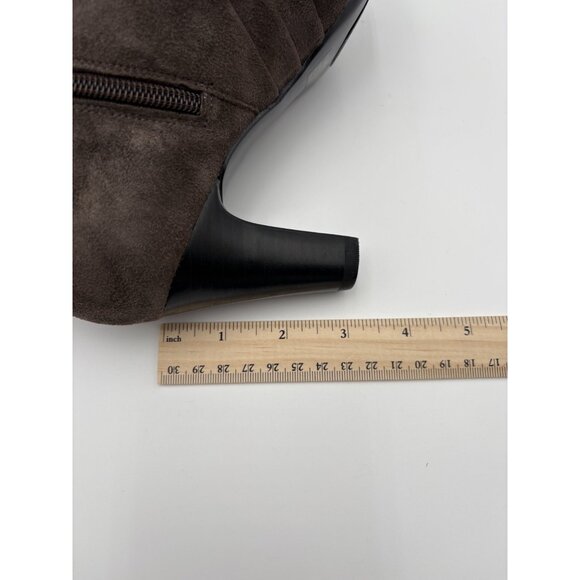 Womens 6.5 Clarks Artisan Brown Suede Heeled Ankle Bootie Side Zip LEFT ONLY - Picture 8 of 10